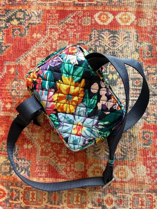 Vera Bradley Small Convertible Crossbody NWT - Picture 5 of 5